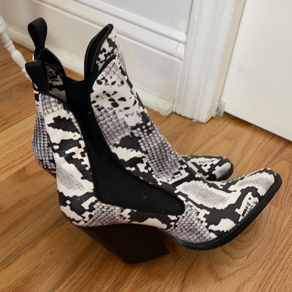Zara Black and White Snake Print Ankle Boots - Picture 7 of 11
